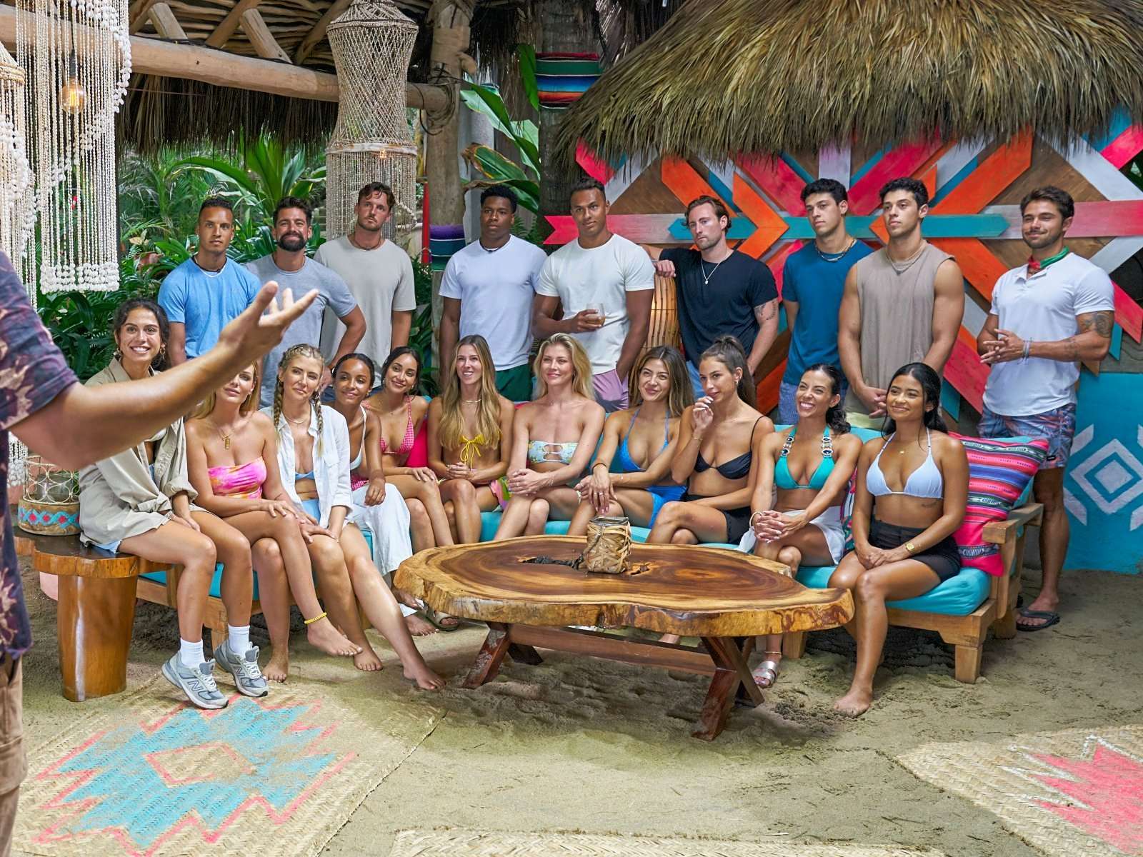 Bachelor In Paradise Spoilers Who Gets Engaged Or Stays Together On The Finale What Happens
