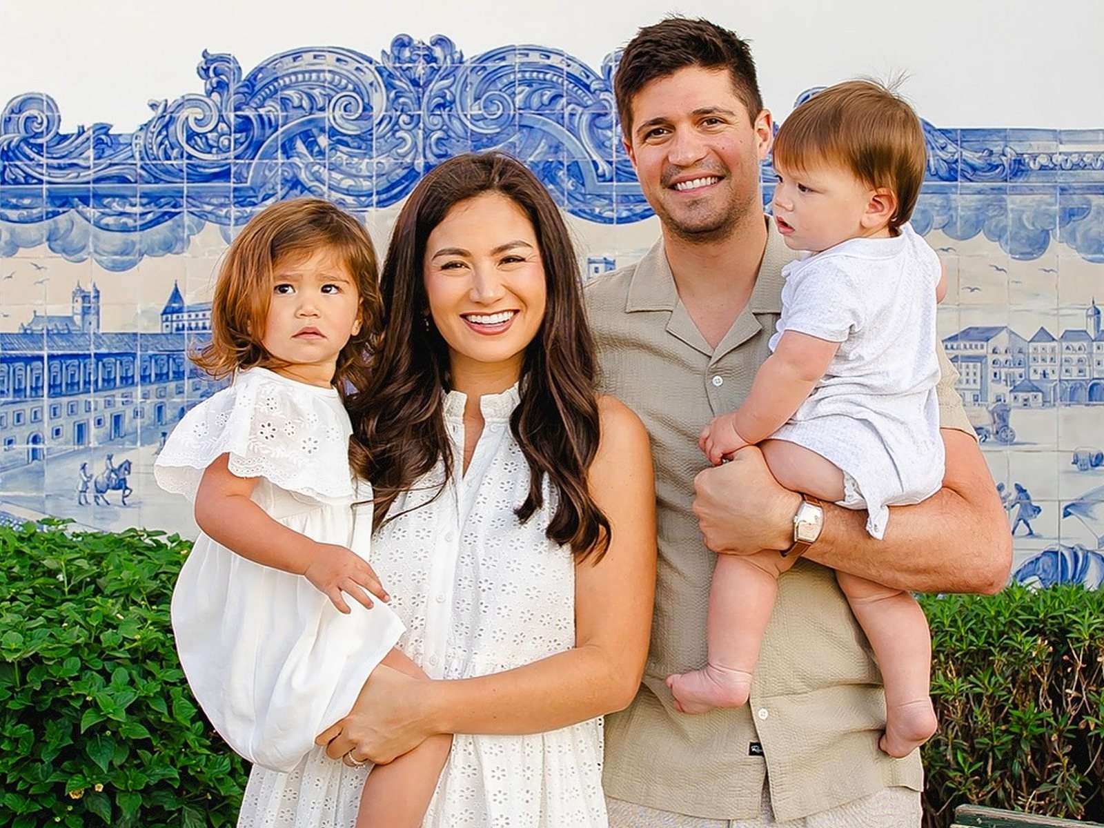 'The Bachelor' alum Caila Quinn reveals gender of her third child